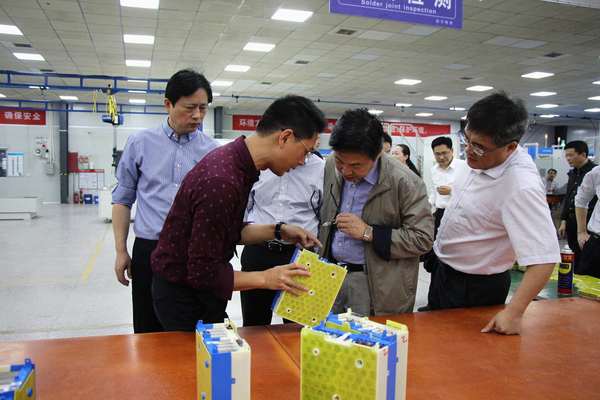 江西省發(fā)改委副主任李志剛一行蒞臨遠(yuǎn)東福斯特參觀調(diào)研江西省發(fā)改委副主任李志剛一行蒞臨遠(yuǎn)東福斯特參觀調(diào)研