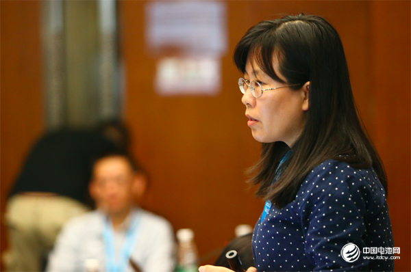 圖：比克電池研究院電芯技術(shù)部部長(zhǎng)邱沫介紹公司研發(fā)情況