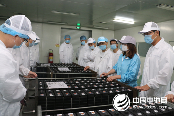 電池百人會企業(yè)家參觀吉林中聚生產(chǎn)車間