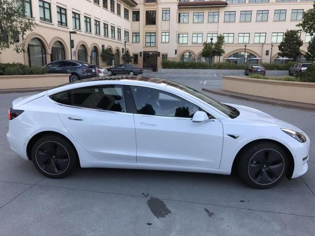Model 3新照揭開最終版設(shè)計  續(xù)航可達483公里