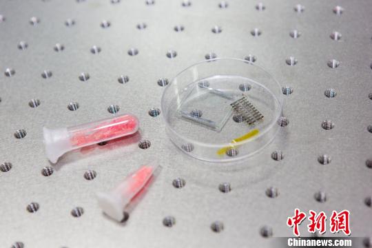 中國發現新型發電材料：未來可用衣服給手機充電