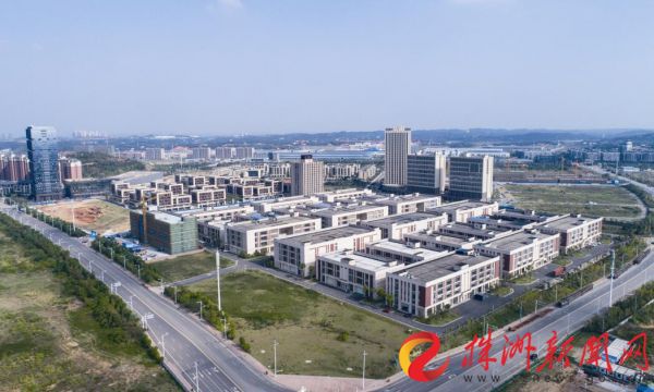 從原材料到零部件再到總裝 湖南株洲動力電池打造全產業鏈條