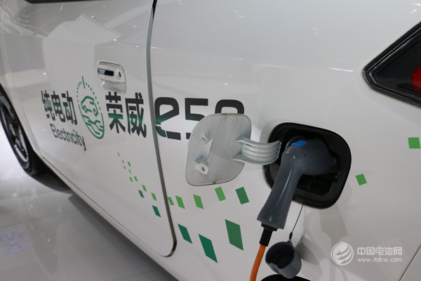 新能源汽車獲政策助推 核心技術及設施仍是難題