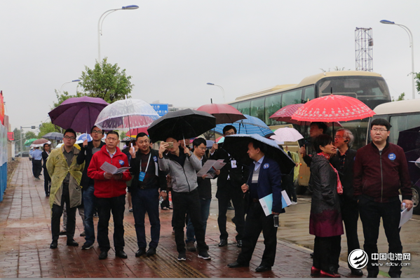 鋰電產業產研融合 第5屆鋰電“達沃斯”論壇嘉賓參觀汕頭