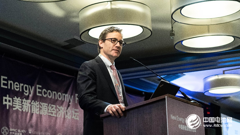 哥倫比亞大學國際與公共事務學院副院長泰瑞現場發言