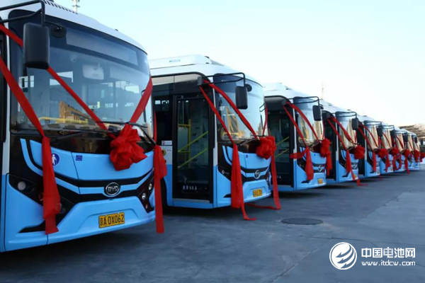 助力藍(lán)天保衛(wèi)戰(zhàn)！比亞迪350輛純電動公交車首次投運(yùn)北京