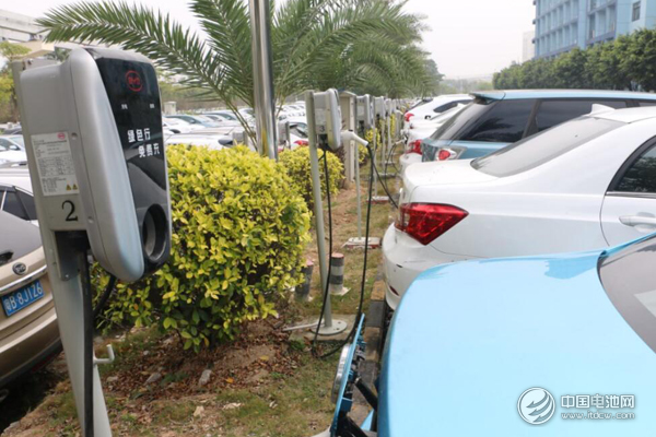 鋰電池技術(shù)進(jìn)入2.0新時代 新能源汽車熱潮開始爆發(fā)？