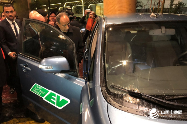 埃及亞歷山大省長Mohamed Sultan體驗(yàn)比亞迪純電動e6