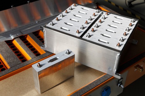 電池供應現瓶頸 電動出行面臨潛在風險