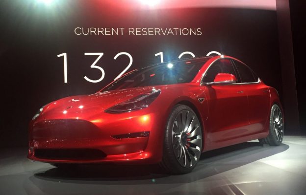 Model 3帶旺 特斯拉高端電動車需求不減反增