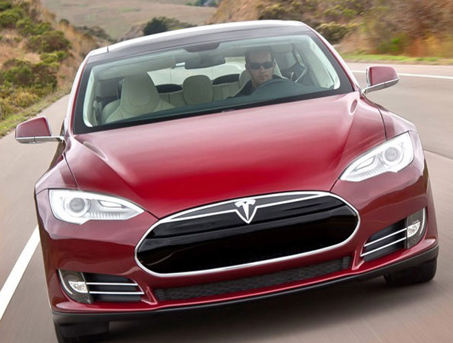 特斯拉遭遇爆燃事故 鋰電池技術備受關注