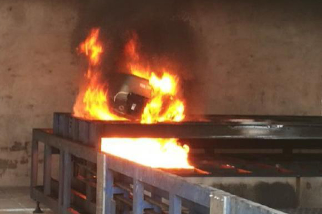 剖開電動汽車的心臟 在通用實驗室親手組裝動力電池