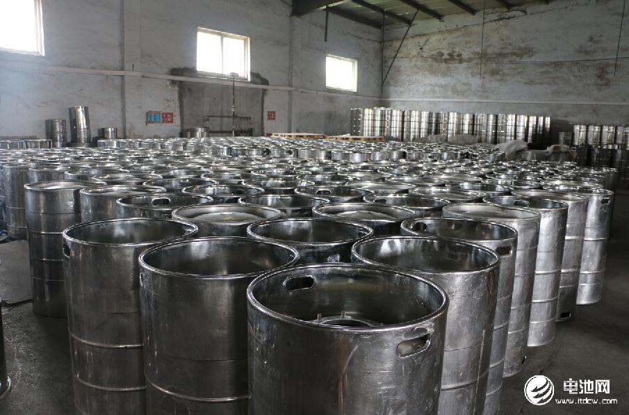 青島海鑫達開發(fā)的鋰鹽桶