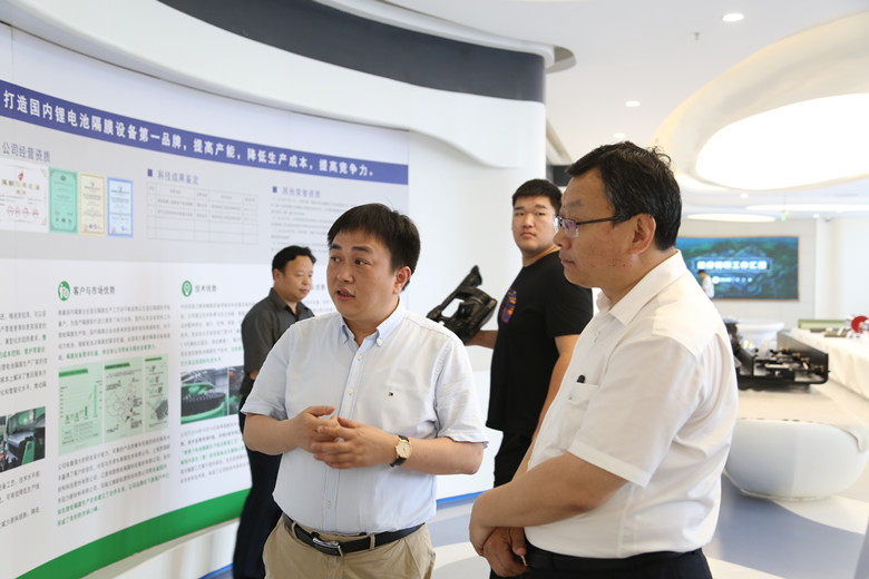 青島西海岸新區管委主任李奉利現場調研藍科途和中科華聯