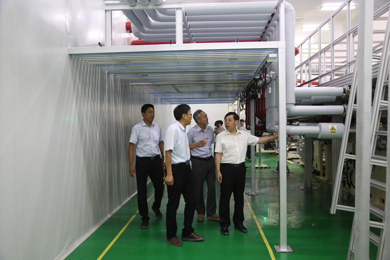 青島市發改委李希琨副主任一行到青島藍科途參觀調研