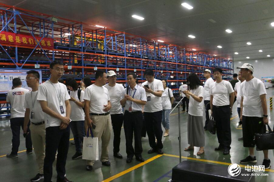 電池百人會企業家一行參觀考察青島國軒電池有限公司