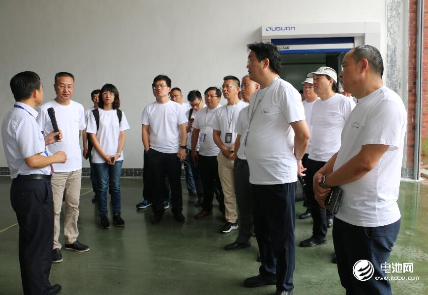 電池百人會企業家一行參觀考察青島國軒電池有限公司
