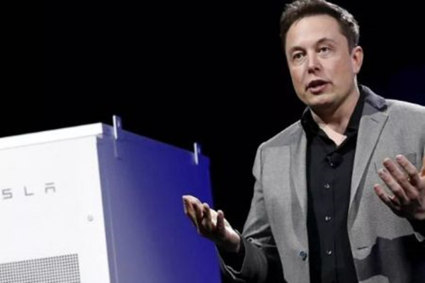 利空持續不斷 特斯拉想退市影響蔚來尋求上市？