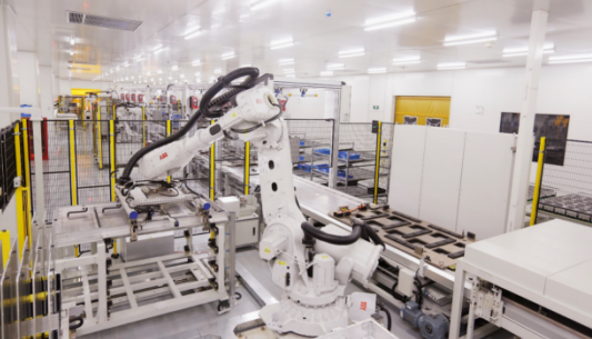 愛馳電池包工廠生產線