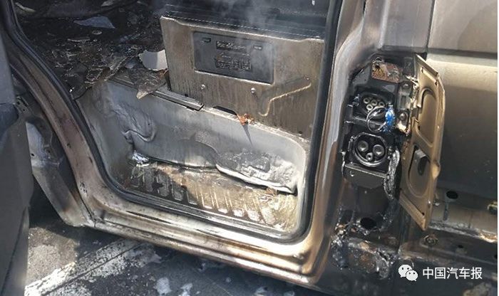 電動(dòng)汽車頻頻發(fā)“火” 三元鋰電池該不該背這鍋？