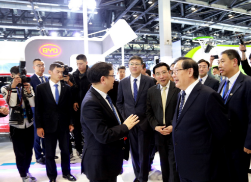 王傳福：汽車智能化的關(guān)鍵是開(kāi)放 中國(guó)有機(jī)會(huì)領(lǐng)跑全球