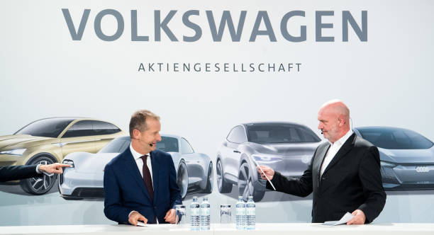 大眾全球管理董事會主席赫伯特·迪斯與工會主席Bernd Osterloh
