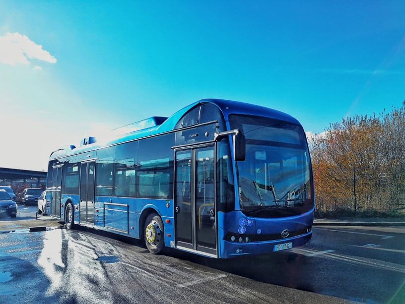 首輛由比亞迪法國工廠生產的純電動大巴