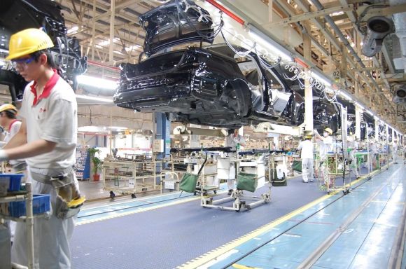 車企寒號(hào)鳥抱團(tuán)過(guò)冬 轉(zhuǎn)型新能源成當(dāng)務(wù)之急