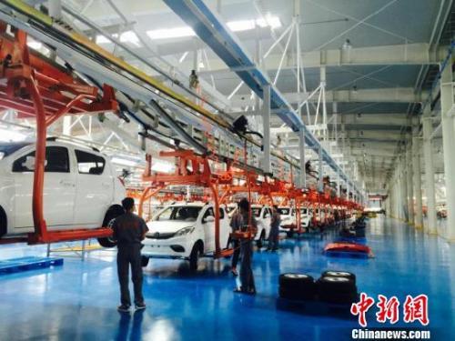 資料圖：新能源汽車(chē)生產(chǎn)線 梁成功 攝