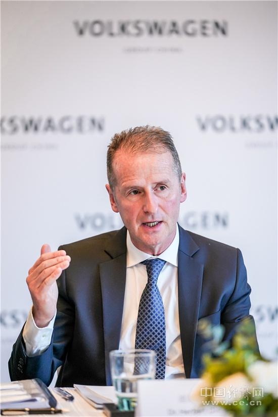 全球車(chē)企加大對(duì)電動(dòng)車(chē)投入 3000億美元近半投向中國(guó)