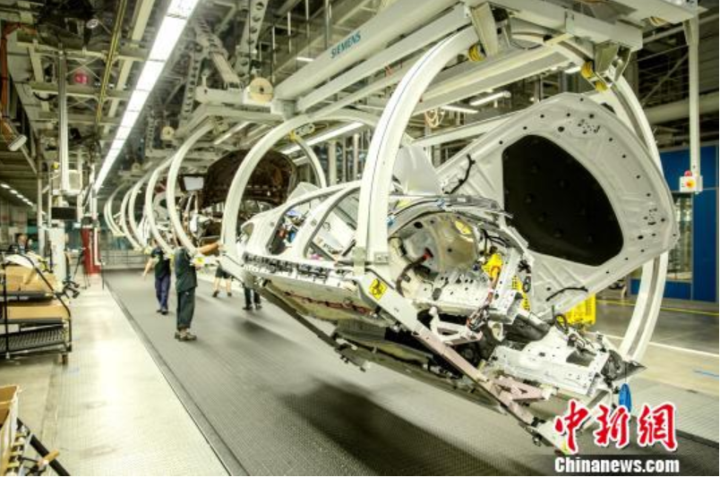 華晨寶馬鐵西工廠生產車間。資料圖