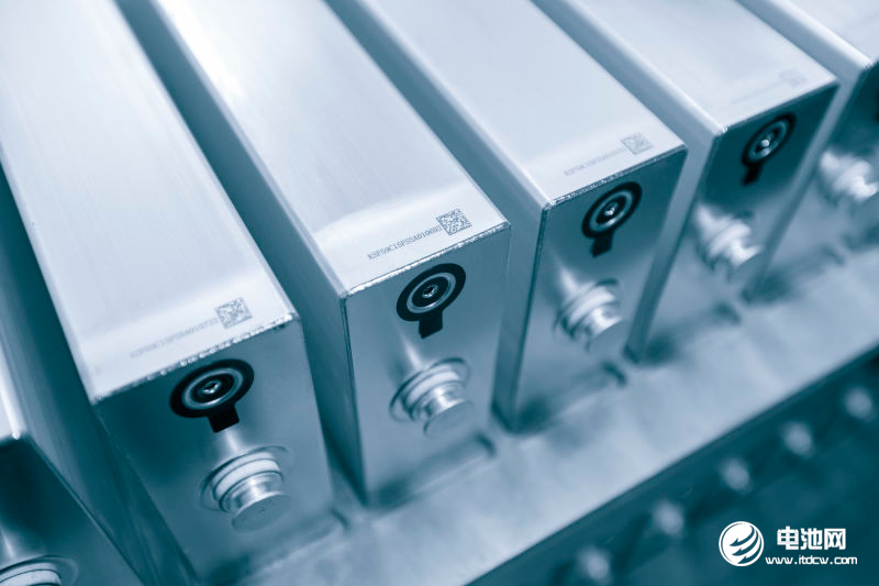 新能源汽車市場需求暫無回暖信號 動力電池價格持續下調