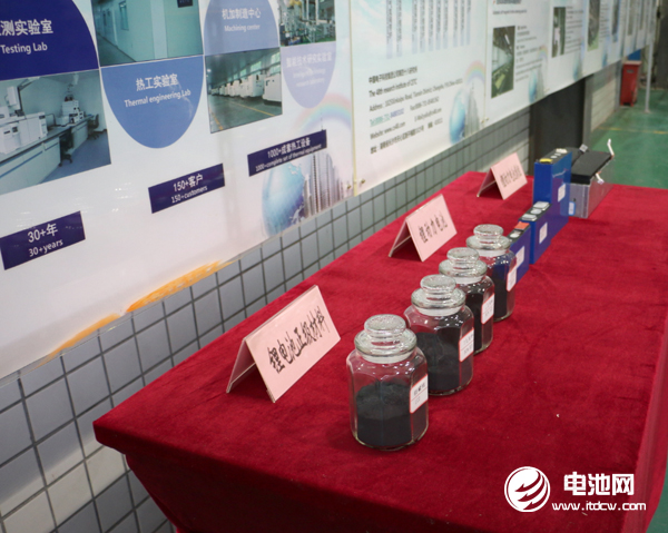 參觀中國電科48所鋰電裝備調試車間