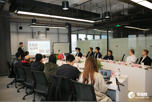 中國電池新能源產(chǎn)業(yè)鏈調(diào)研團(tuán)一行參觀調(diào)研長興中俄研究院