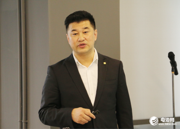 中國電池新能源產(chǎn)業(yè)鏈調(diào)研團(tuán)一行參觀調(diào)研長興中俄研究院