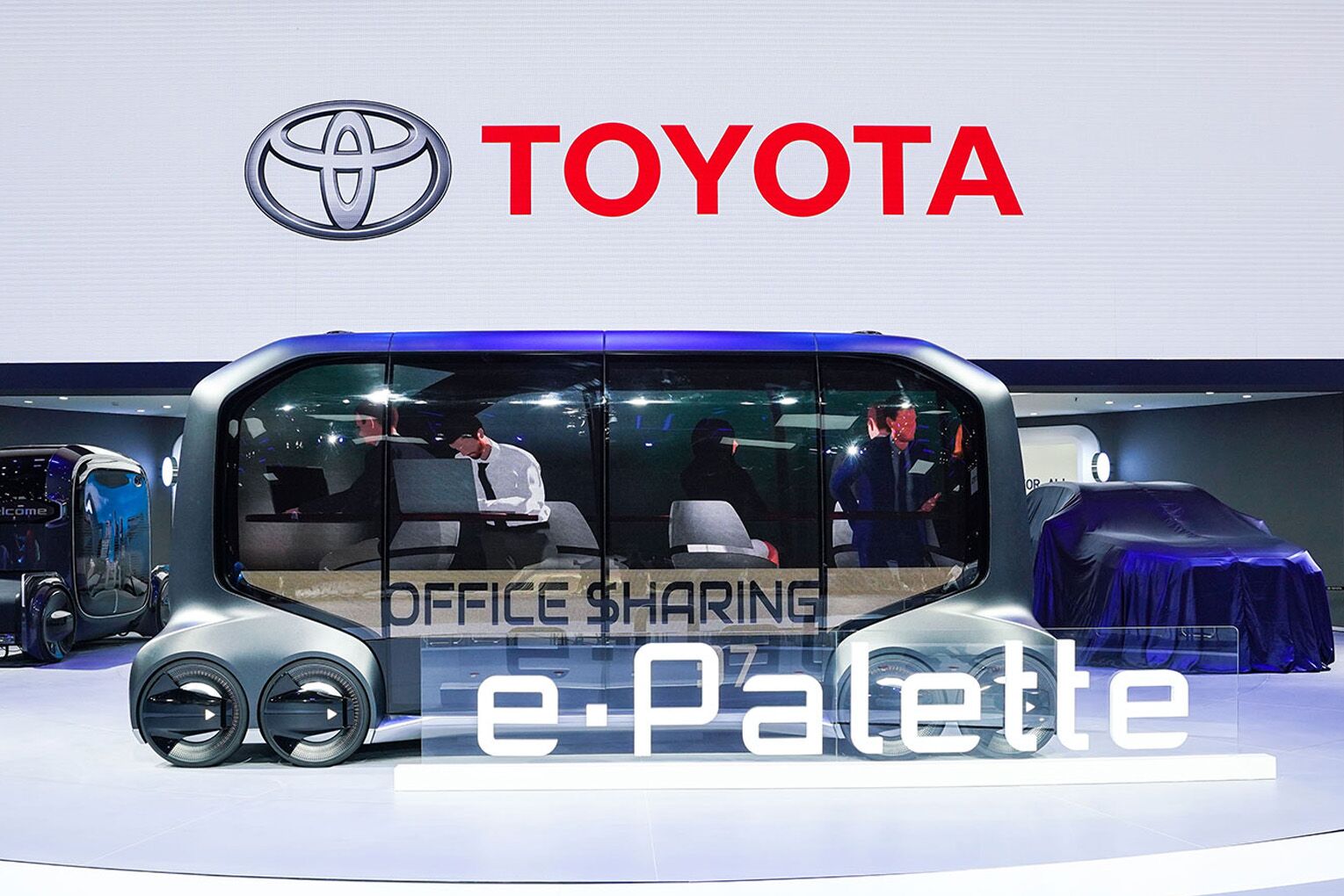 豐田高管稱銷售電動汽車無利可圖 遭到業界人士駁斥