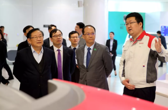 萬鋼副主席一行參觀長城汽車5G智能駕駛展示區