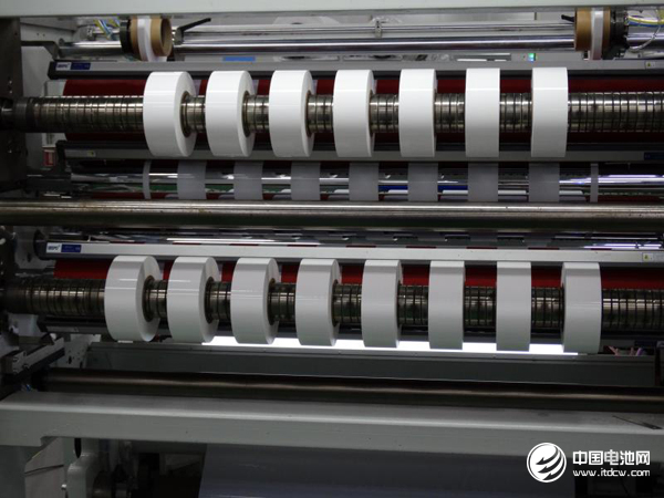 電動汽車自燃率高企 專家：應當提高隔膜耐熱溫度