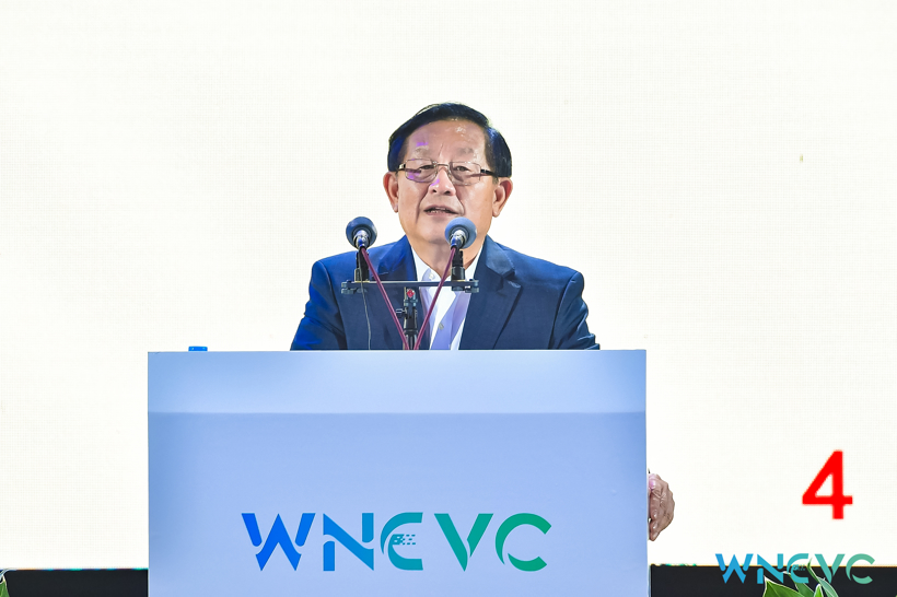 全國政協副主席、中國科協主席和世界新能源汽車大會主席萬鋼