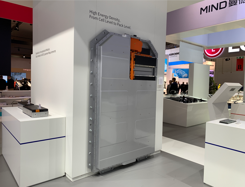 蜂巢能源現(xiàn)場展出的PACK產(chǎn)品