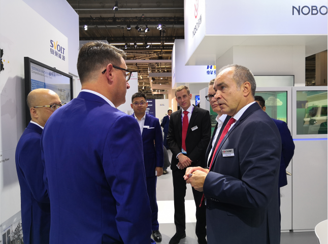 歐洲知名電池系統設計制造廠Voltabox到訪蜂巢能源展臺