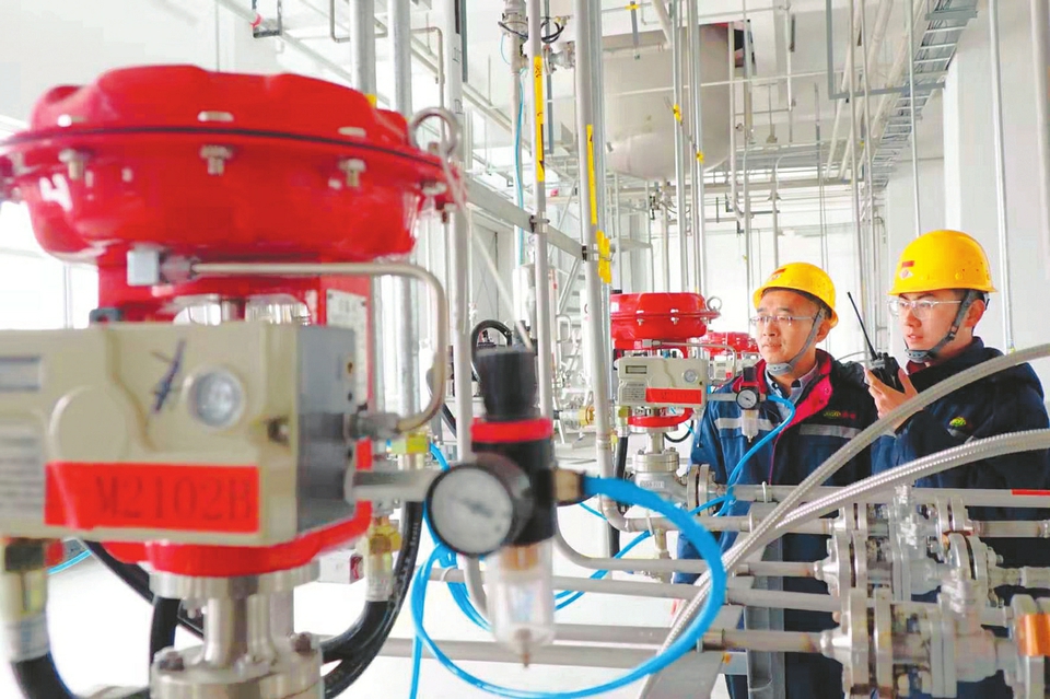 總投資1.64億 大同新成2萬(wàn)噸汽車鋰電池電解液項(xiàng)目進(jìn)行測(cè)試