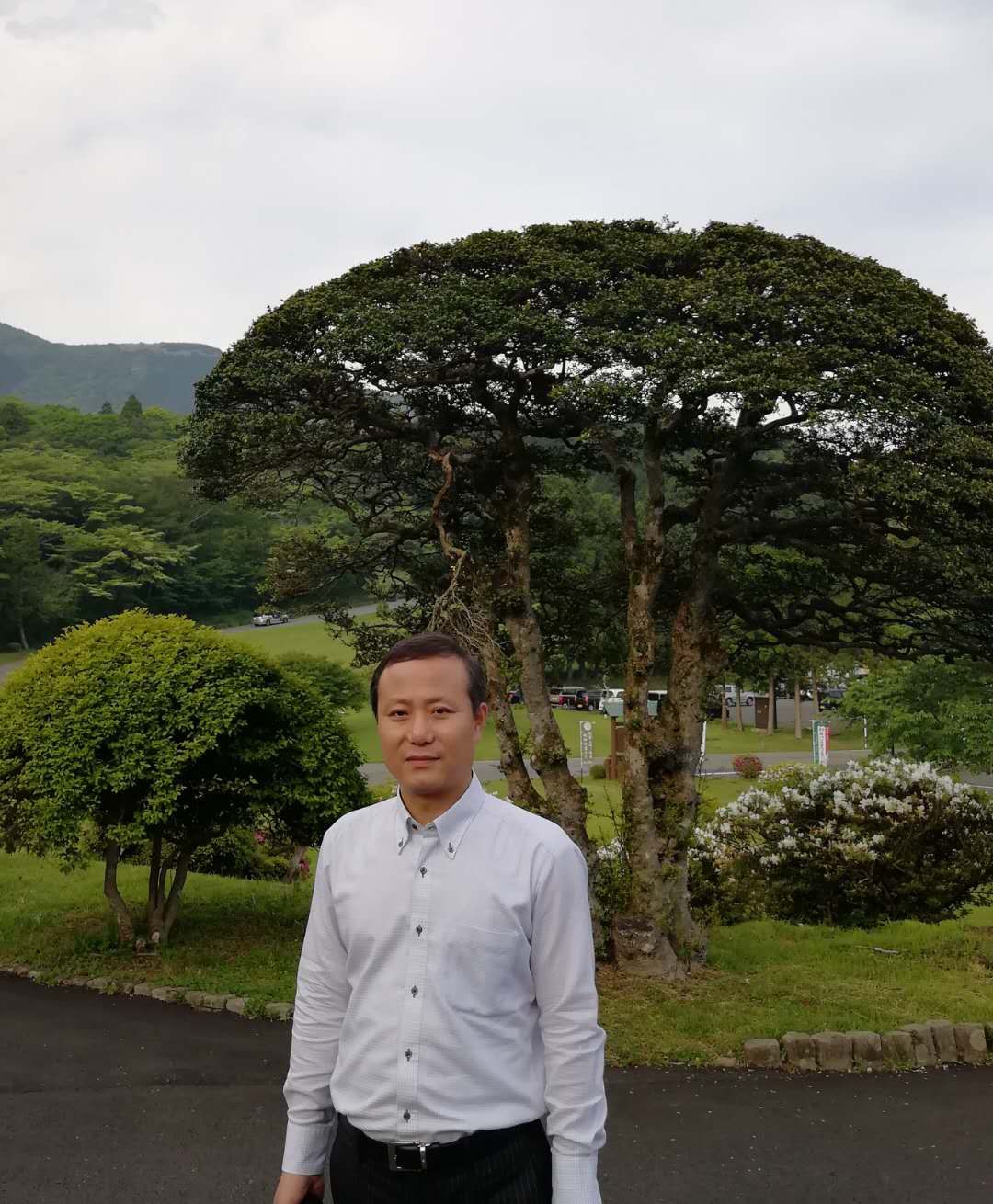 上海東引國(guó)際貿(mào)易有限公司總經(jīng)理車(chē)龍