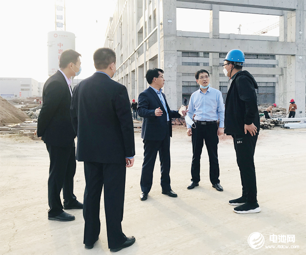 中國電池新能源產業鏈調研團一行參觀調研中國航天科工新能源產業園