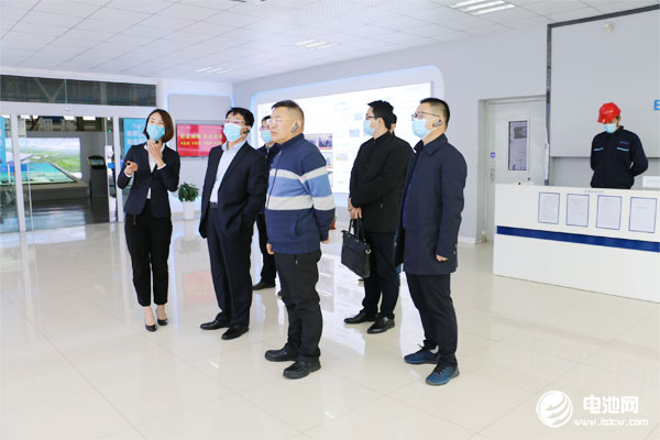  中國電池新能源產業鏈調研團一行與北汽新能源青島事業部相關領導交流、座談