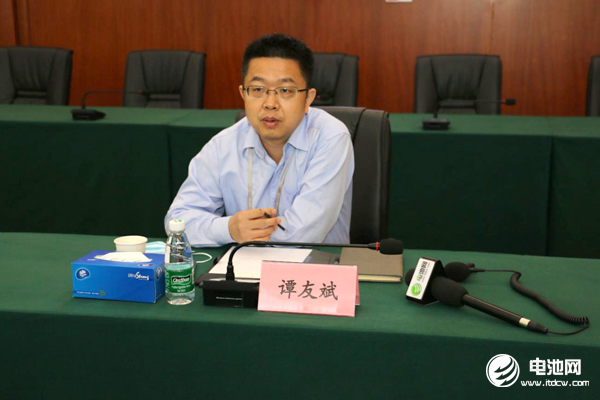 中國(guó)電池新能源產(chǎn)業(yè)鏈調(diào)研團(tuán)一行與比亞迪西安工廠相關(guān)領(lǐng)導(dǎo)交流、座談