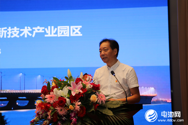 中共長興縣人大常委會(huì)一級(jí)調(diào)研員、長興新能源裝備高新技術(shù)產(chǎn)業(yè)園區(qū)黨工委書記王慶忠