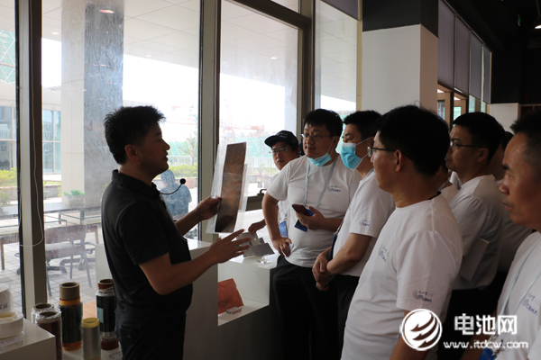 電池百人會(huì)企業(yè)家一行調(diào)研考察中俄研究院