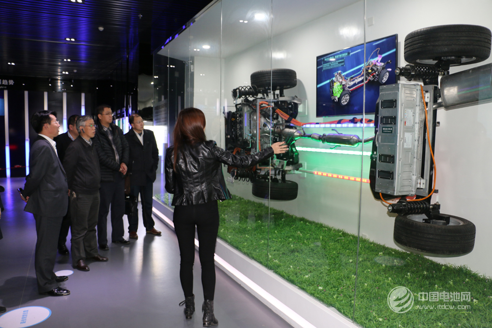 中國新能源汽車技術路線重大調整 強調：混合動力同樣重要！