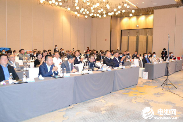 雄韜股份發布燃料電池新品 雄韜氫瑞與金華氫途簽訂戰略協議